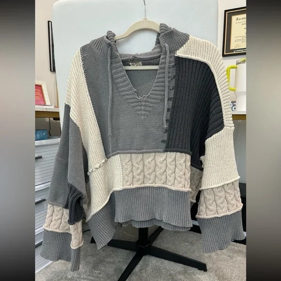 POL Sweater - Picture 2 of 5